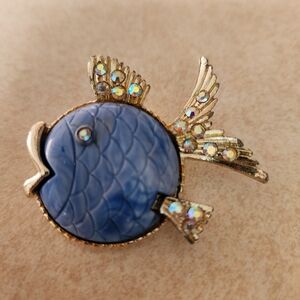 UNSIGNED HATTIE CARNEGIE ANGLEFISH BROOCH